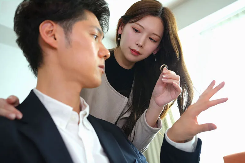 Người vợ đi đi chơi, anh xã ở nhà bị nhỏ em vợ yêu gạ đụ không trượt phát nào